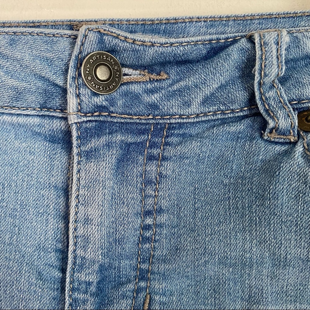 Light Wash Bermuda Cut-Offs - Picture 3 of 9